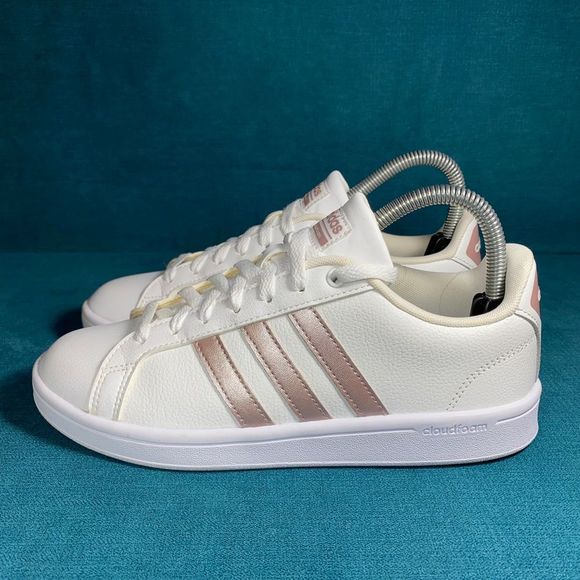 adidas Shoes - ❌SOLD❌Size 7.5 - Women’s Adidas Cloudfoam classic white Sneakers